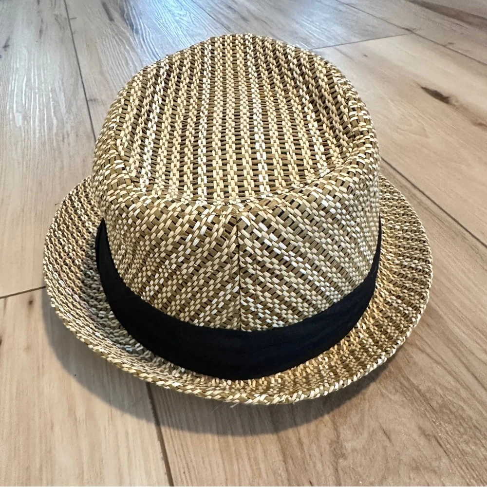 Stylish Straw Fedora Hat with Black Band - Picture 2 of 4